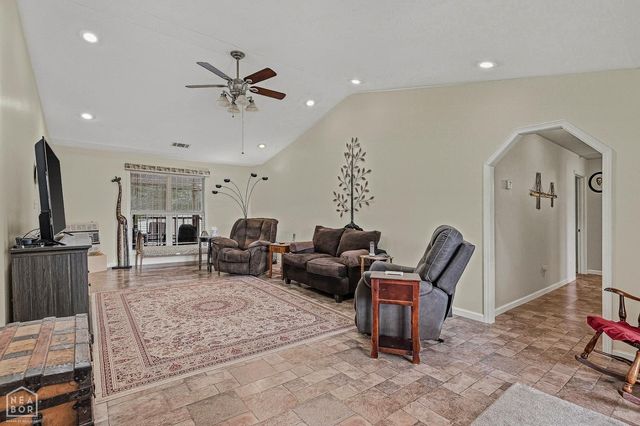 2102 Dana Marie Street, Paragould, AR 72450