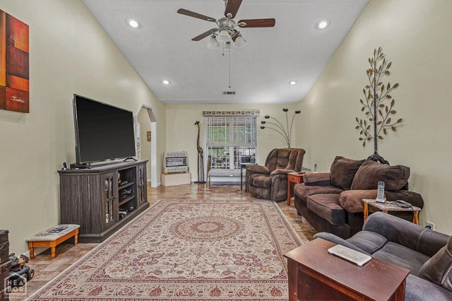 2102 Dana Marie Street, Paragould, AR 72450