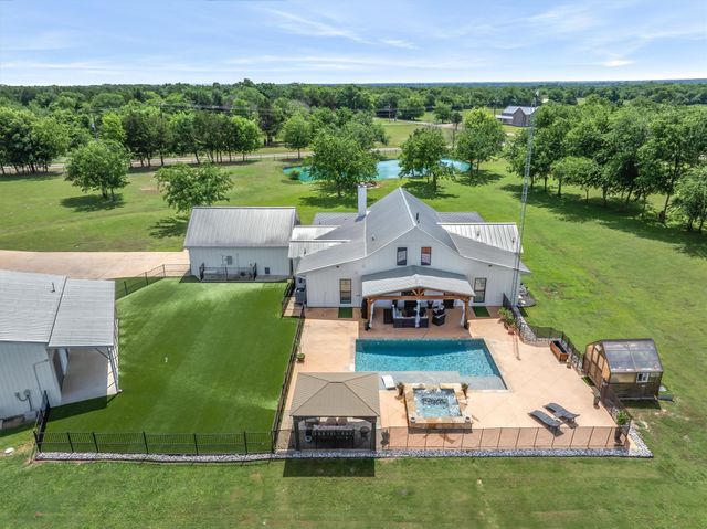 185 Vz County Road 3818, Wills Point, TX 75169