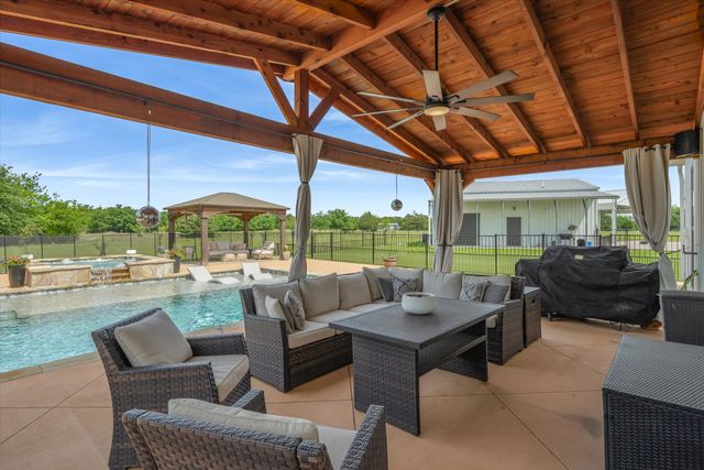 185 Vz County Road 3818, Wills Point, TX 75169