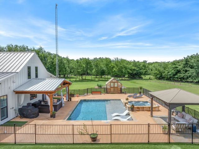 185 Vz County Road 3818, Wills Point, TX 75169
