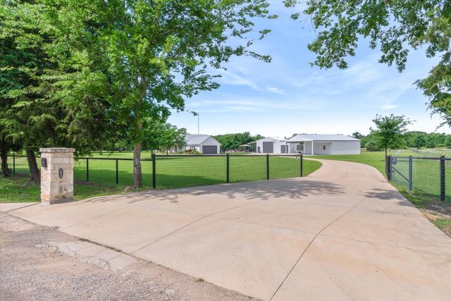 185 Vz County Road 3818, Wills Point, TX 75169