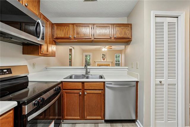 436 Teal Court, Roswell, GA 30076