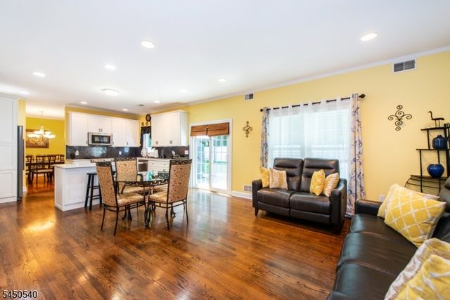 1080 Quigley Ct, Teaneck Twp., NJ 07666