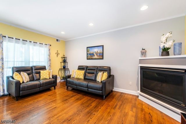 1080 Quigley Ct, Teaneck Twp., NJ 07666