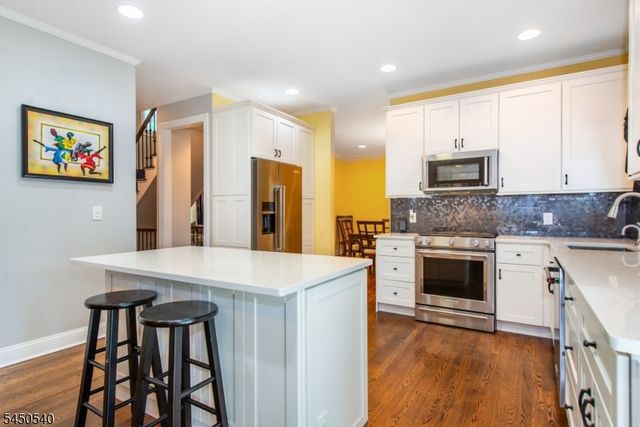 1080 Quigley Ct, Teaneck Twp., NJ 07666