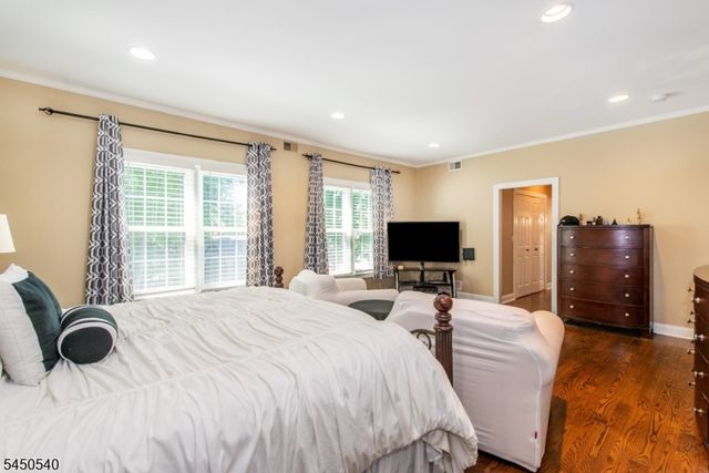 1080 Quigley Ct, Teaneck Twp., NJ 07666