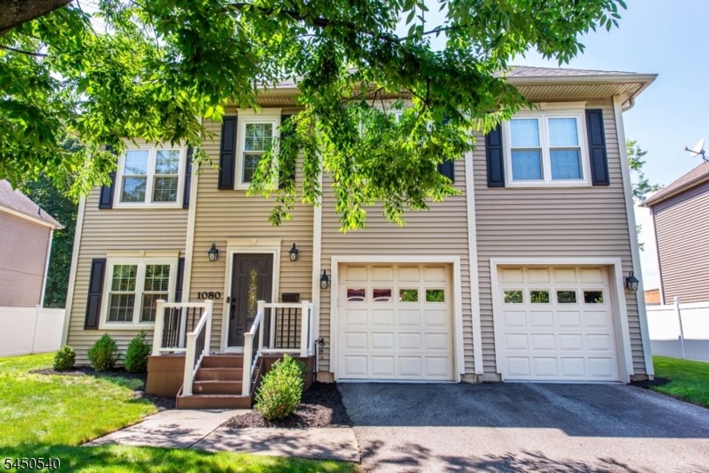 1080 Quigley Ct, Teaneck Twp., NJ 07666