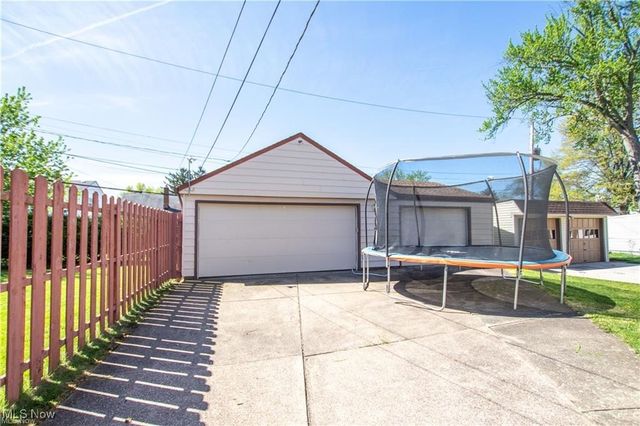 7611 Ivandale Drive, Parma, OH 44129