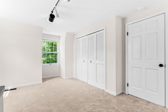 5175 N Dixboro Road, Ann Arbor, MI 48105