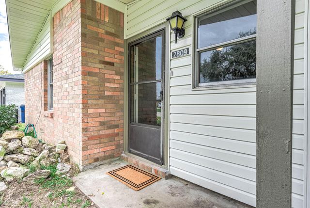 2809 5th Avenue N, Texas City, TX 77590