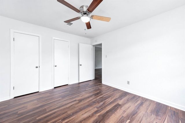 2809 5th Avenue N, Texas City, TX 77590