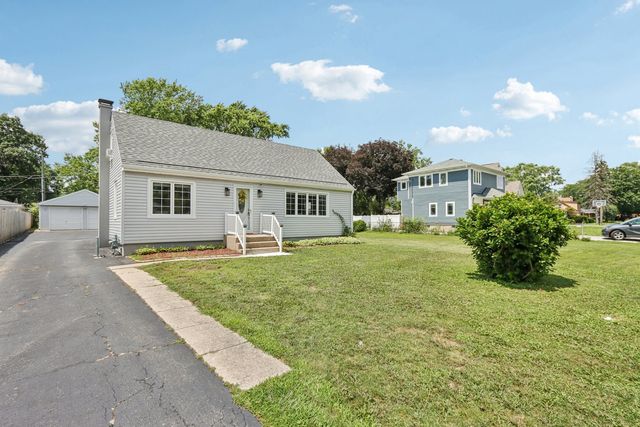 3816 N Washington Street, Westmont, IL 60559
