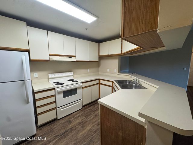 7667 N Wickham Road 1515, Melbourne, FL 32940