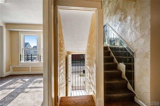 1046 East Ferry Street N, Buffalo, NY 14211