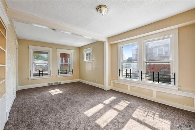 1046 East Ferry Street N, Buffalo, NY 14211