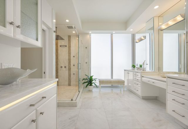 111 SE 8th Ave PH-1701, Fort Lauderdale, FL 33301