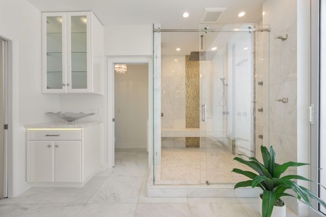 111 SE 8th Ave PH-1701, Fort Lauderdale, FL 33301