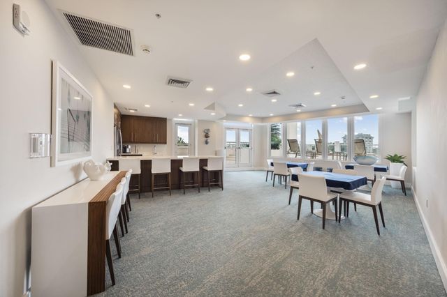 111 SE 8th Ave PH-1701, Fort Lauderdale, FL 33301