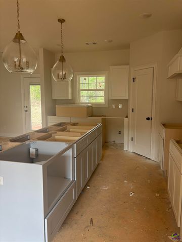 105 Parker Lane, Centerville, GA 31028