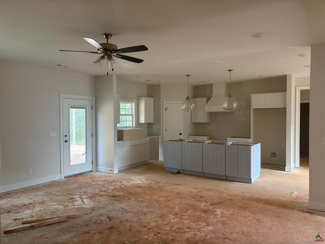 105 Parker Lane, Centerville, GA 31028