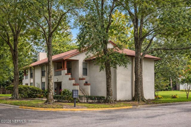 1104 WOOD HILL Place 1104, Jacksonville, FL 32256