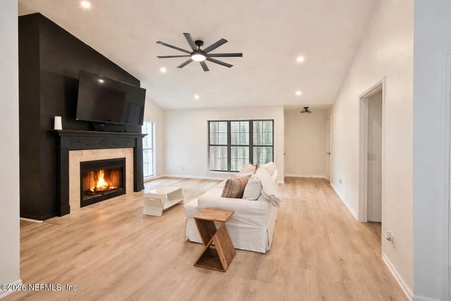 1104 WOOD HILL Place 1104, Jacksonville, FL 32256