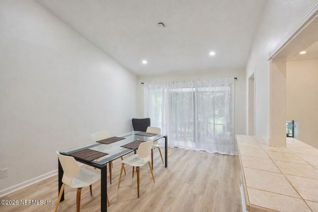 1104 WOOD HILL Place 1104, Jacksonville, FL 32256