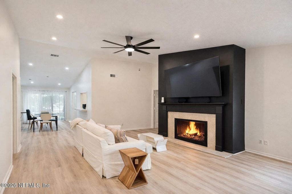 1104 WOOD HILL Place 1104, Jacksonville, FL 32256