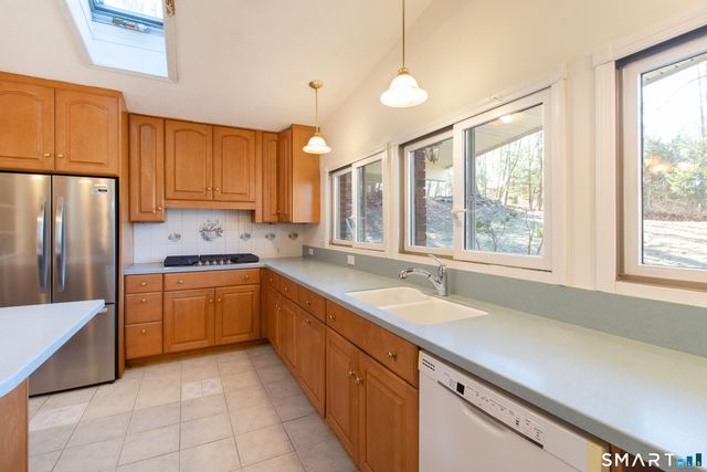 206 North Moodus Road, East Hampton, CT 06469