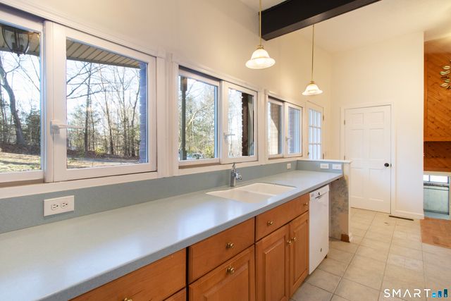 206 North Moodus Road, East Hampton, CT 06469