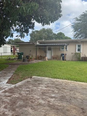 16300 NW 21st Ave, Miami Gardens, FL 33054