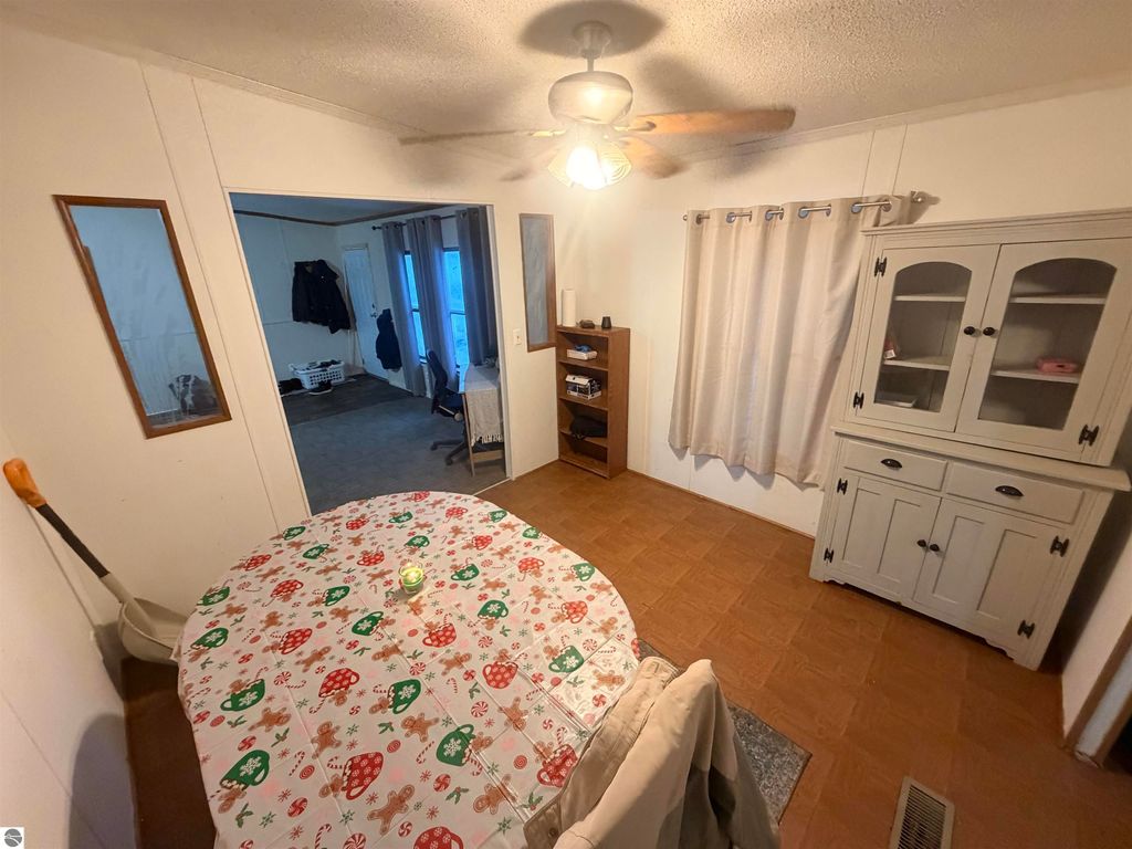 Image 11 of property listing at 452 Elm Street # 6, Breckenridge, MI 48615