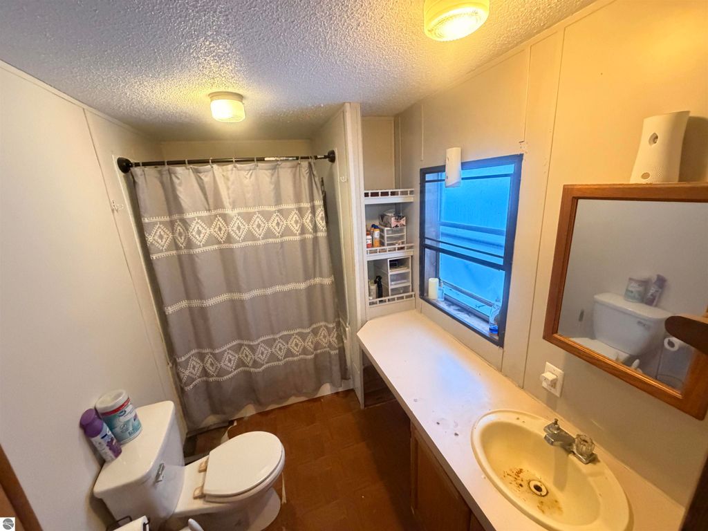 Image 15 of property listing at 452 Elm Street # 6, Breckenridge, MI 48615