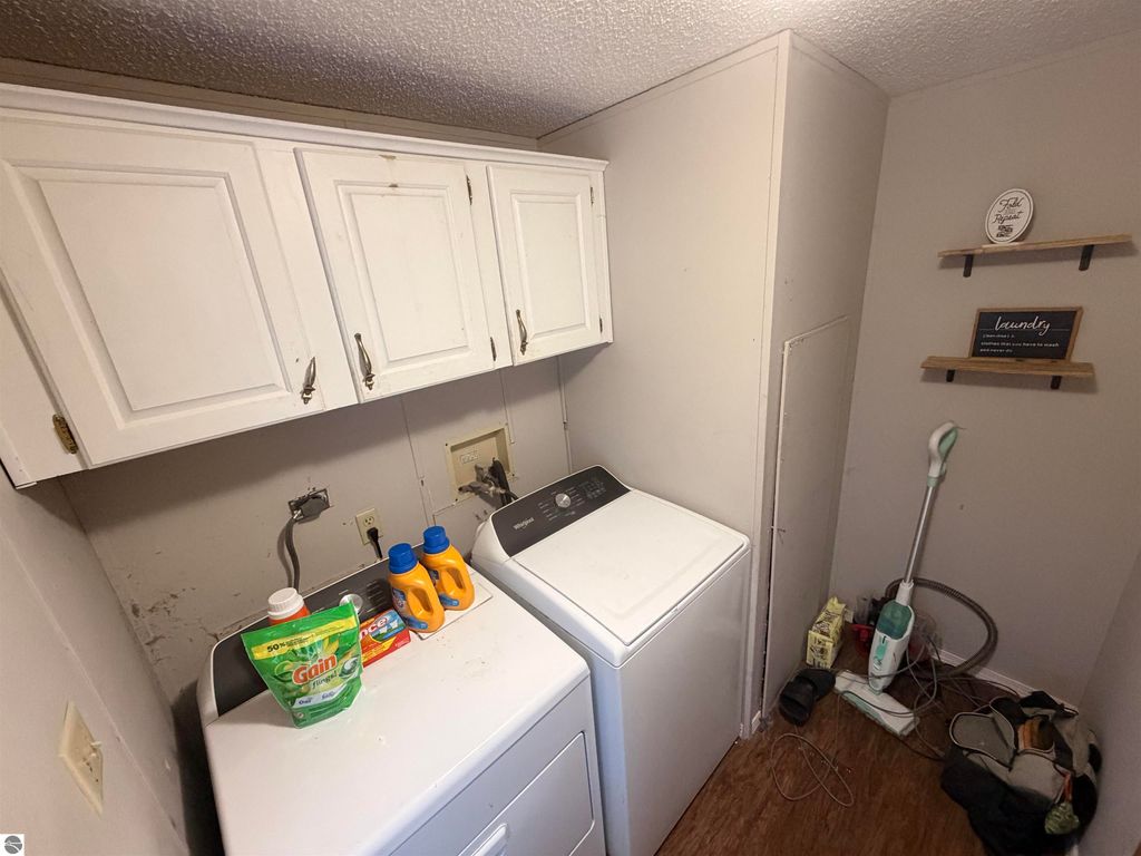 Image 6 of property listing at 452 Elm Street # 6, Breckenridge, MI 48615