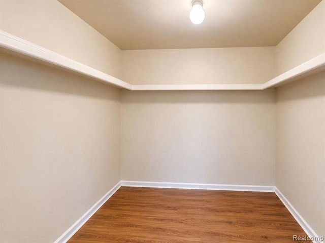 2863 Continental Drive, Troy, MI 48083