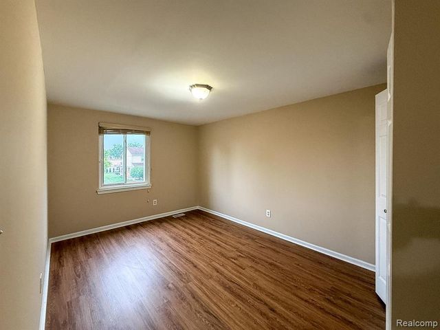 2863 Continental Drive, Troy, MI 48083