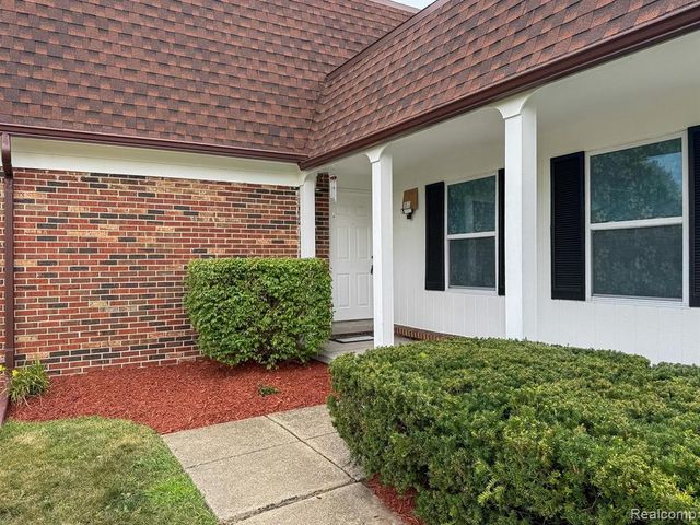2863 Continental Drive, Troy, MI 48083