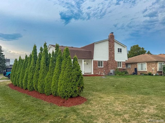 2863 Continental Drive, Troy, MI 48083
