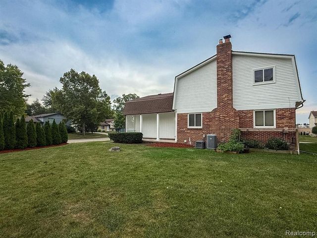 2863 Continental Drive, Troy, MI 48083