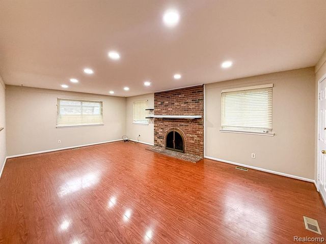 2863 Continental Drive, Troy, MI 48083