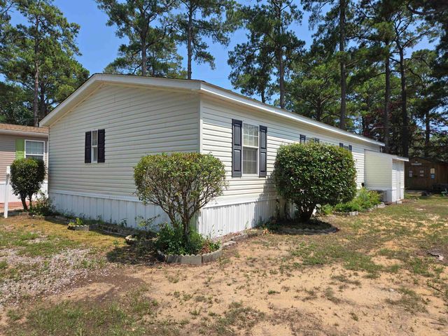 451 E Banks Dr., Garden City Beach, SC 29576