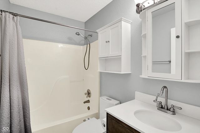 7102 Karst Court, Indianapolis, IN 46221