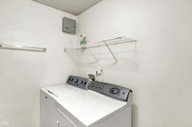 7102 Karst Court, Indianapolis, IN 46221