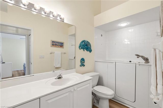 378 Melrose PL 4, Naples, FL 34104