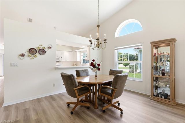 378 Melrose PL 4, Naples, FL 34104