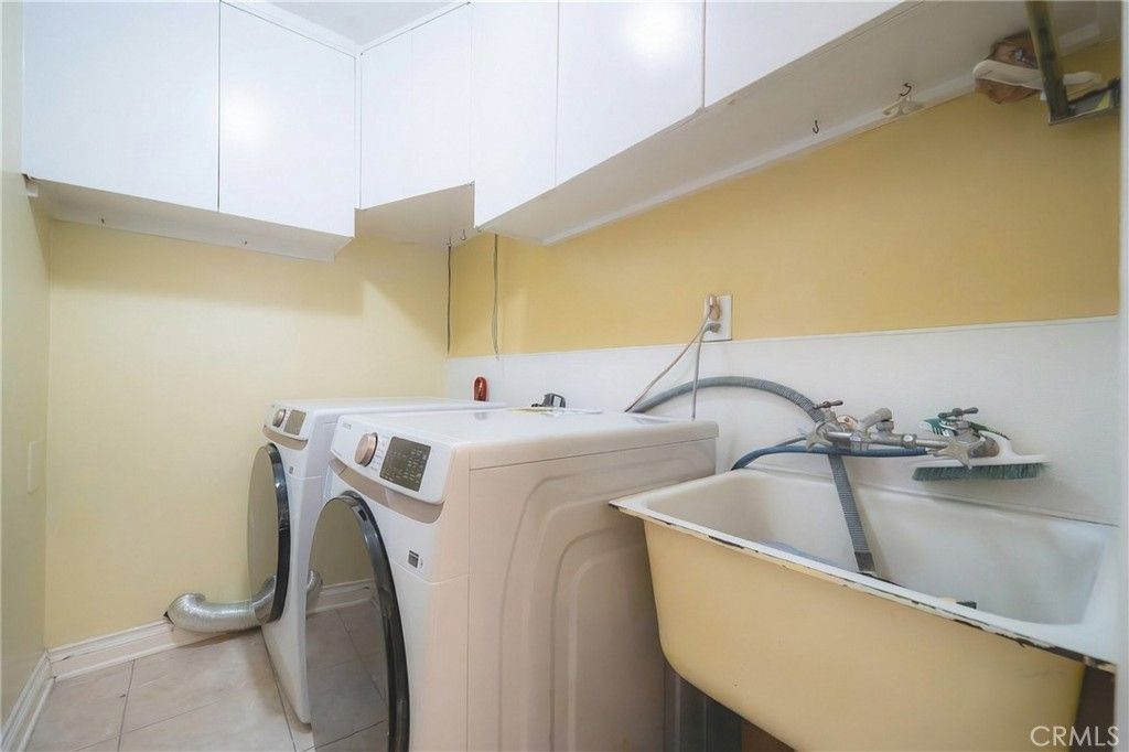 Image 16 of property listing at 10462 Somerset Boulevard, Bellflower, CA 90706