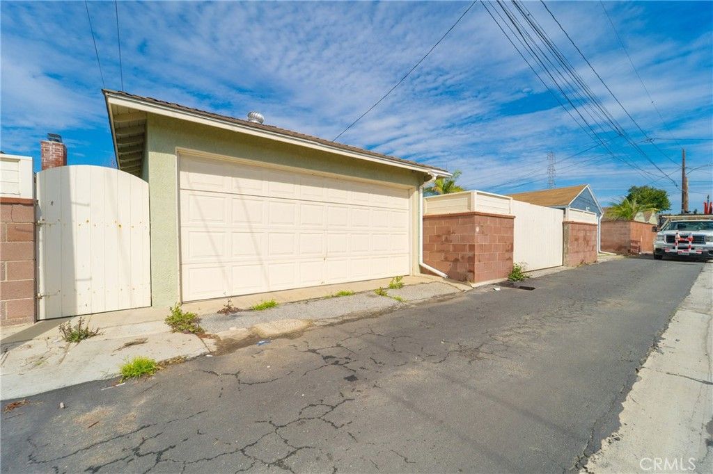 Image 33 of property listing at 10462 Somerset Boulevard, Bellflower, CA 90706