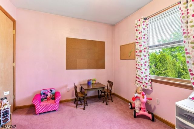 27 W James Pl, Woodbridge Twp., NJ 08830