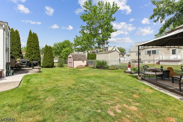 27 W James Pl, Woodbridge Twp., NJ 08830